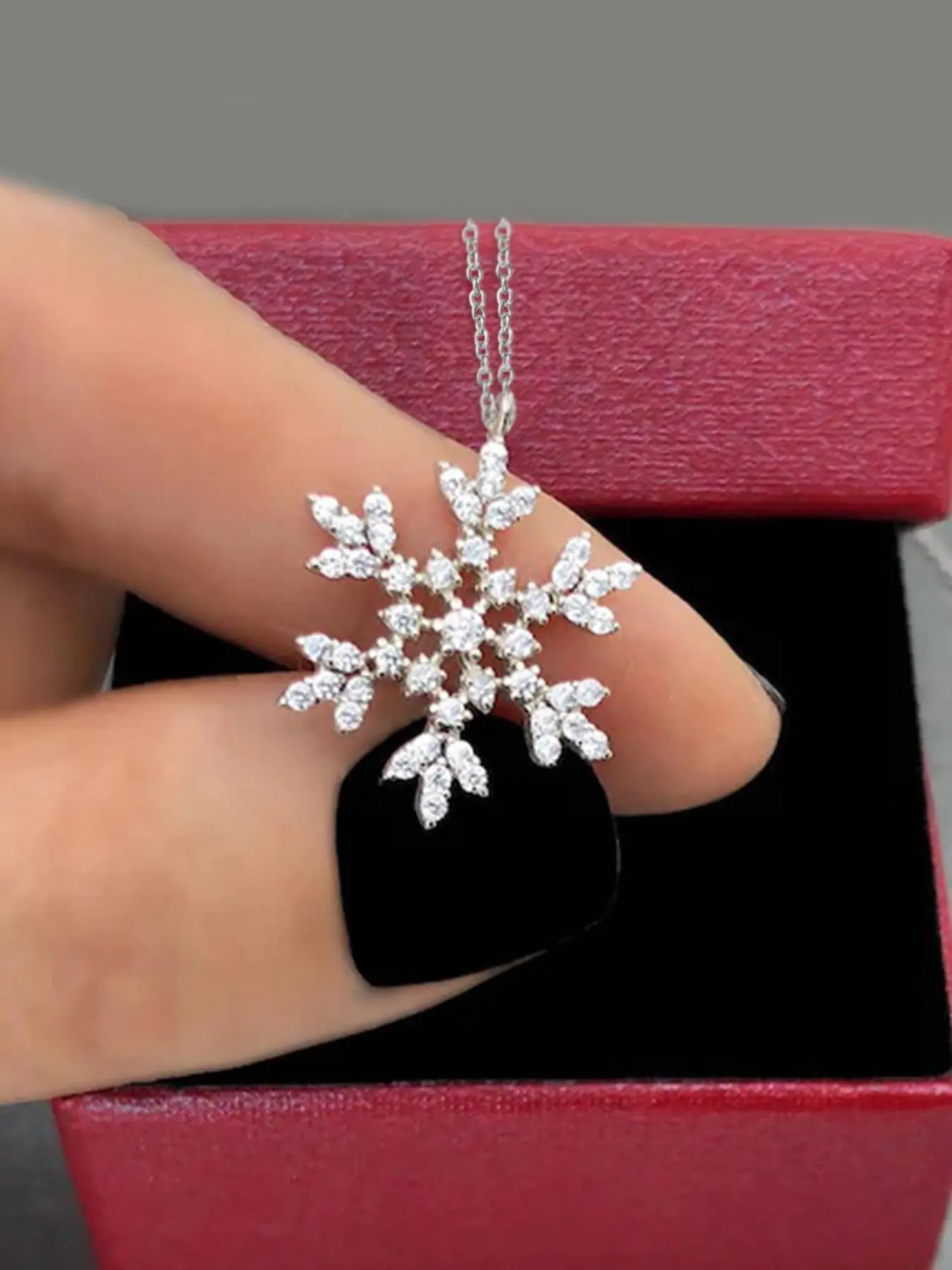 Snowflake Design Bling Pendant Necklace for Women, Elegant Rhinestone Decor Necklace for Party, Daily Clothing Decor, Trendy All-match & Exquisite Jewelry for Gift