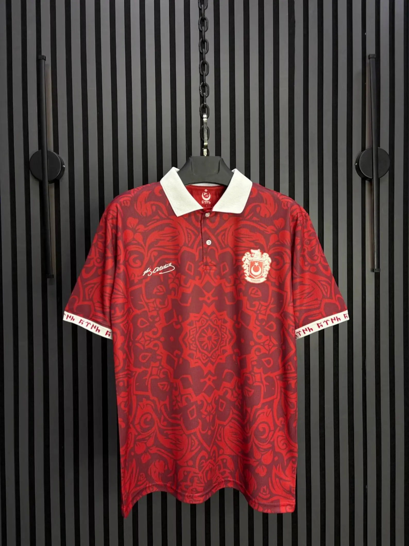 Retro Turkiye Football Jersey – Vintage Turkish Heritage Soccer Shirt, Father of the Turks Inspired Crest Design, Classic Polo Collar Sports Top, Breathable Game Day & Streetwear Apparel