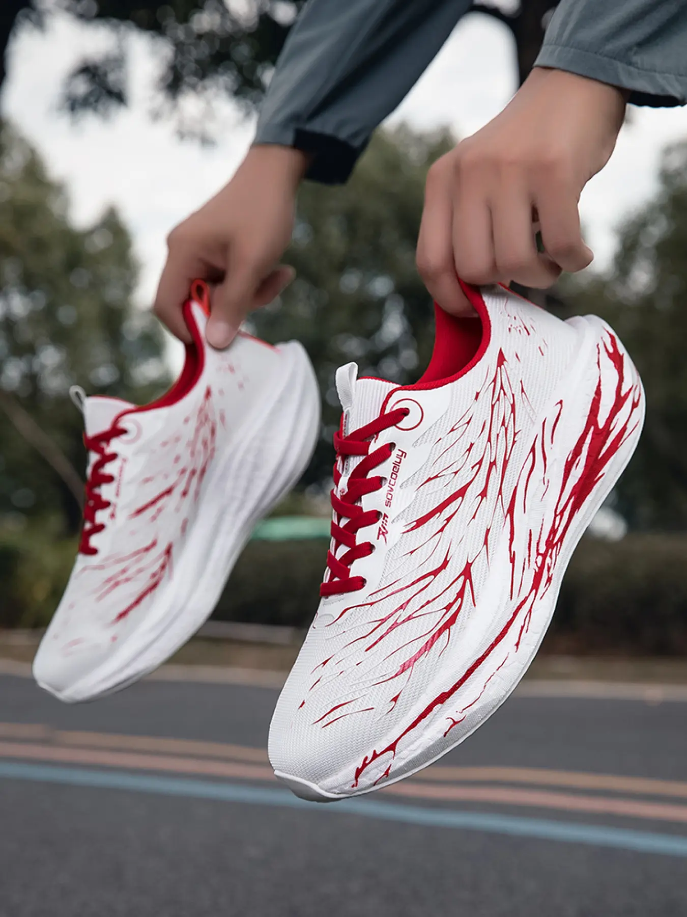 2025 Marathon professional carbon plate running shoes Super light outdoor leisure sports shoes luminous cotton shoes for young students Road running shoes Lightweight Running Runner Shoe