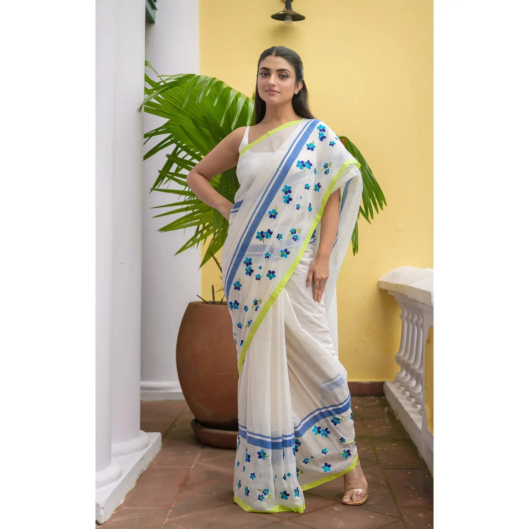 White Flower Mulmul Cotton Saree