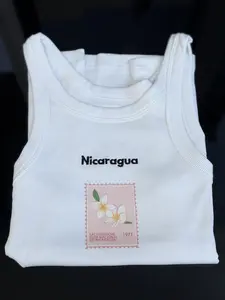Camisa de Nicaragua, inspirada Flor de sacuanjoche. Detalles Nicaragua bordado Womenswear Original