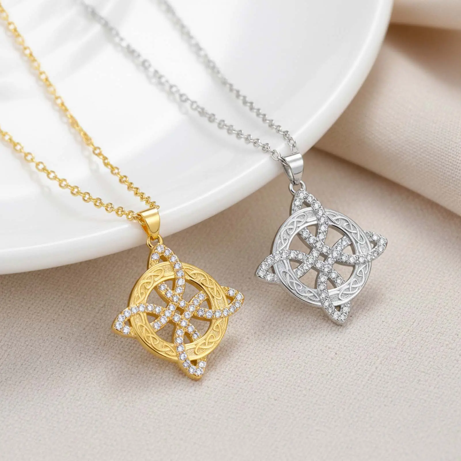 Women's Fashionable Exquisite Casual Witch Celtic Knot Necklace - Goddess Hecate Symbol, Witchcraft Aesthetic, Adjustable Length Amulet, Spiritual Jewelry for Women, Anniversary Gift Costume Accessory, Meaningful Gifts, Divine Feminine, Geometric, Daily W