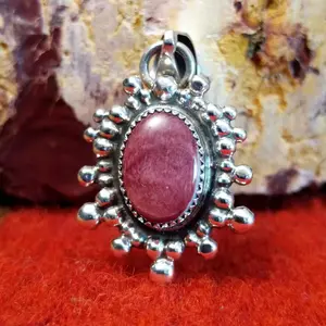 Purple Spiny Oyster Shell Dotted Pendant by Roie Jaque GJ-PND-0126