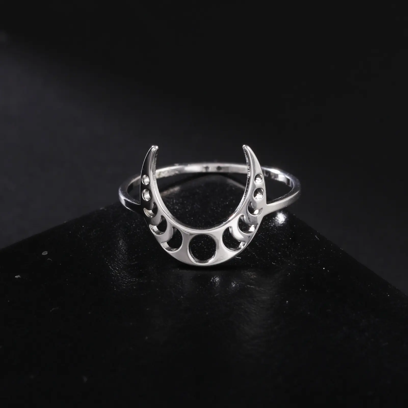 Cazador Stainless Steel Crescent Moon Phase Rings for Women Vintage Jewelry New in Rings Party Anniversary Birthday Gift 2026