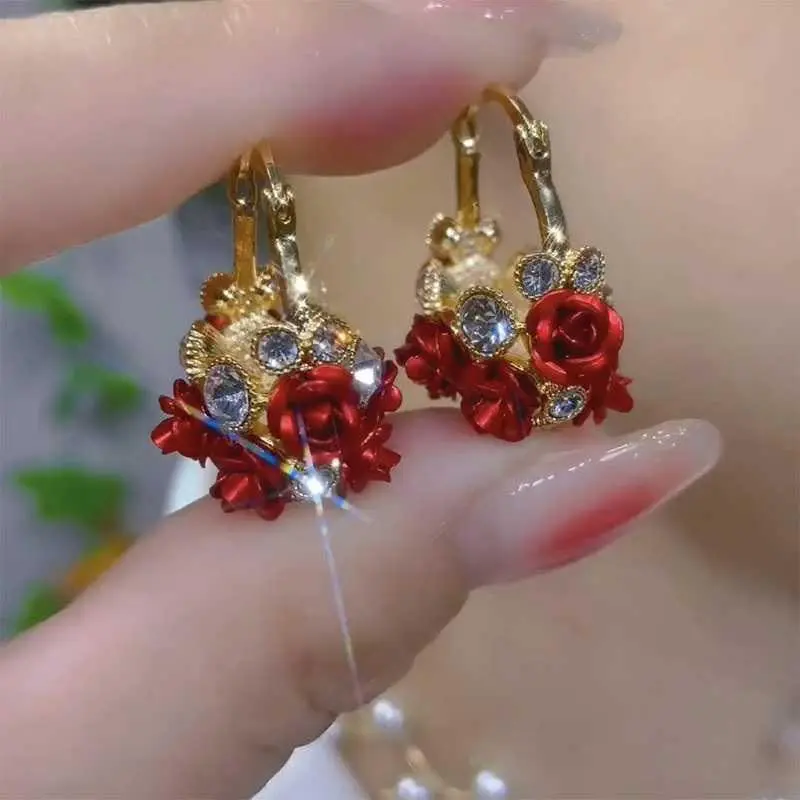 2025 Designer Rose Flower Basket Ear Cuffs Fashionable Minimalist Versatile Exquisite Zircon Earrings for Women HNAM50
