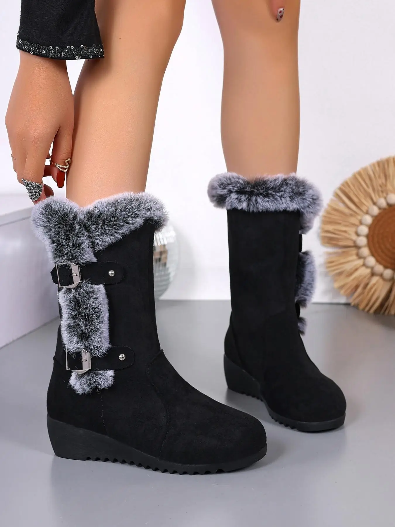 【Size Runs Small】 Women's Solid Color Boots, Fashionable Warm Boots for Winter Holiday Gift, Non-slip Outdoor Snow Boot Shoes for Women & Girls, Fur B
