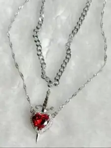 One arrow piercing the heart couple pendant set love dagger diamond clavicle chain Valentine's Day gift necklace, gold heart-shaped pendant necklace for men and women, Exquisite jewelry gift Heart Design Necklace, Bling Stylish Accessory