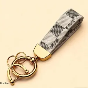 Unisex Printed Metal-Leather Horseshoe Car Keychain - 80x20mm, Metal Buckle, Durable Leather, Elegant Universal Accessory for Premier League Fans, Daily Use & Gifting