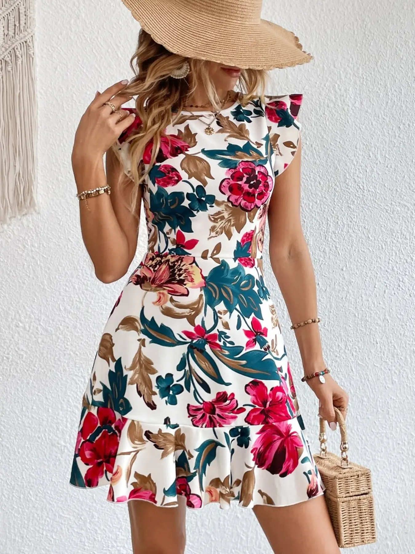 Boho Vintage Floral Print flutter sleeve dress with a cinched waist, Fitted, ruffled hem, vintage style, Summer, Boho Sundress, Casual wear, Women, round neckline, suitable for daily outings, dates, casual social events, Boho Summer Holiday
