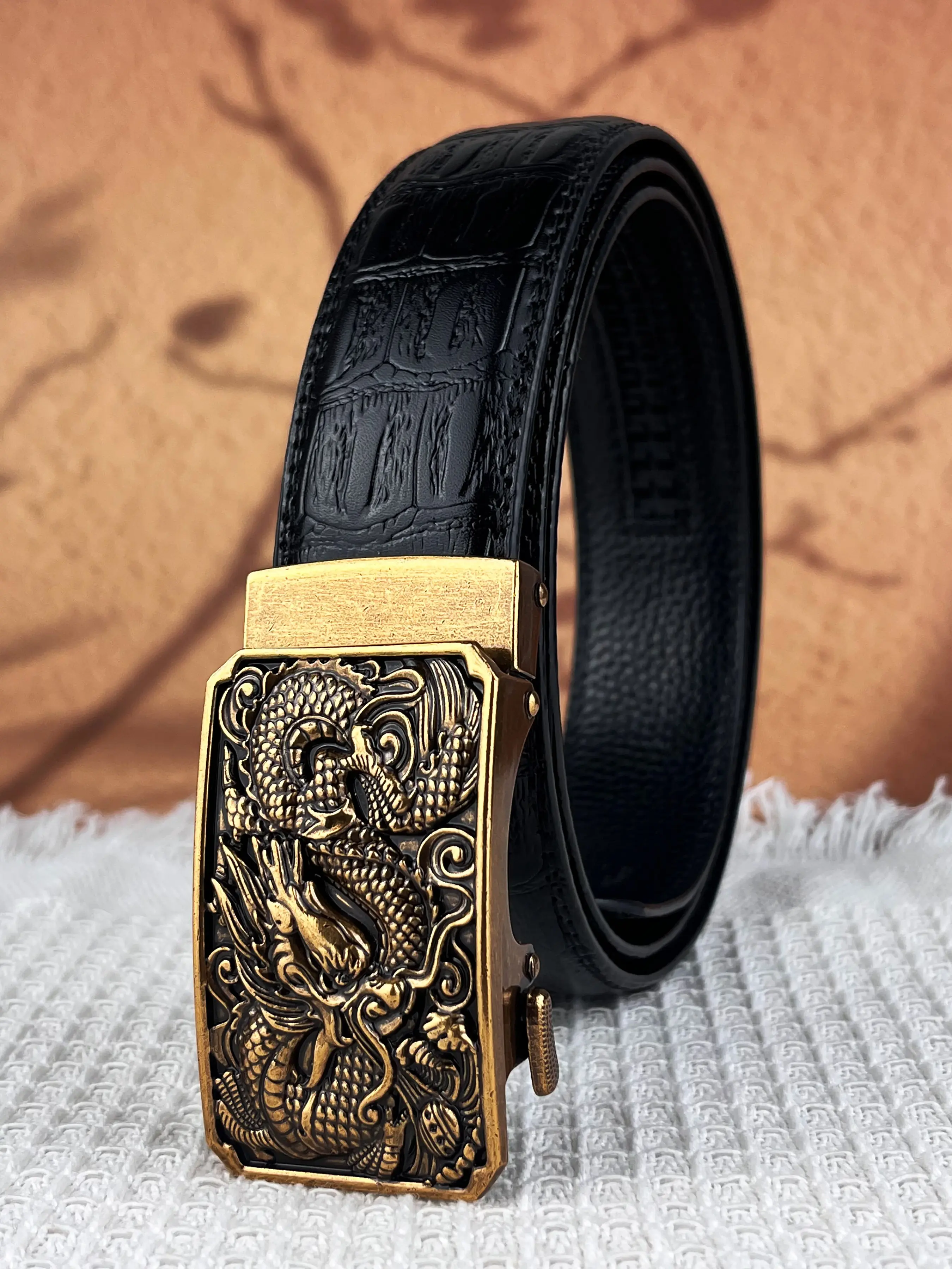 Men's belt, Stylish belts, Belt with buckle, retro double dragon relief design, alloy material automatic buckle, available in 110cm, 120cm, embossed belt, 3.5cm wide ratchet groove belt, suitable for holiday parties, dances, Halloween gifts