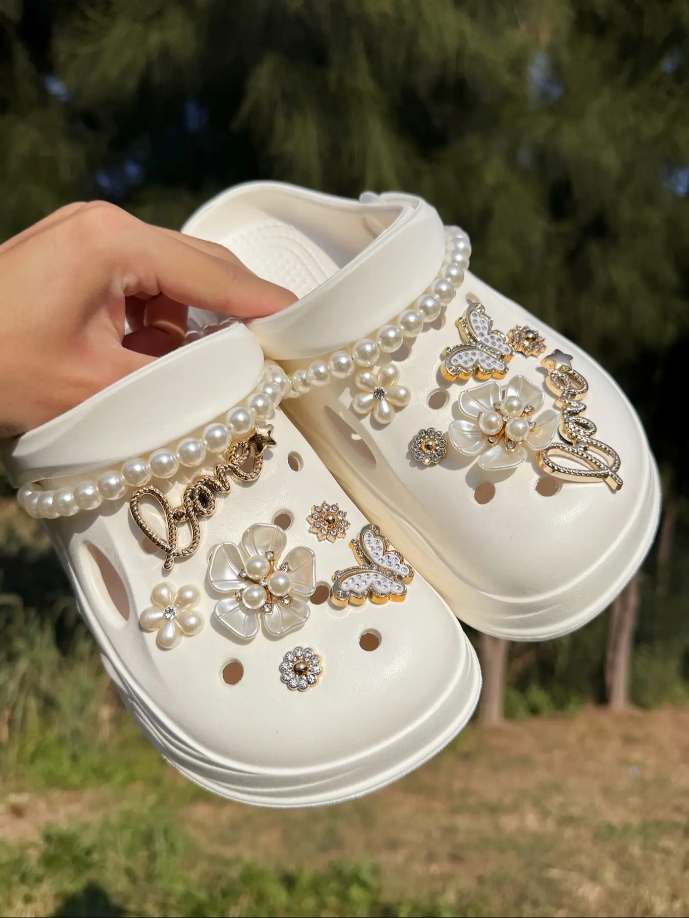 14 Piece Casual Decorative Shoe Accessories Set, Shoe Embellishment Set, Easy Install Detachable DIY Cute Shoe Decorations, Bling Shoe Charms, Charm Accessory, Perfect for Custom Mary Janes, Garden Shoes, Sandals, Slippers, Beach Bags