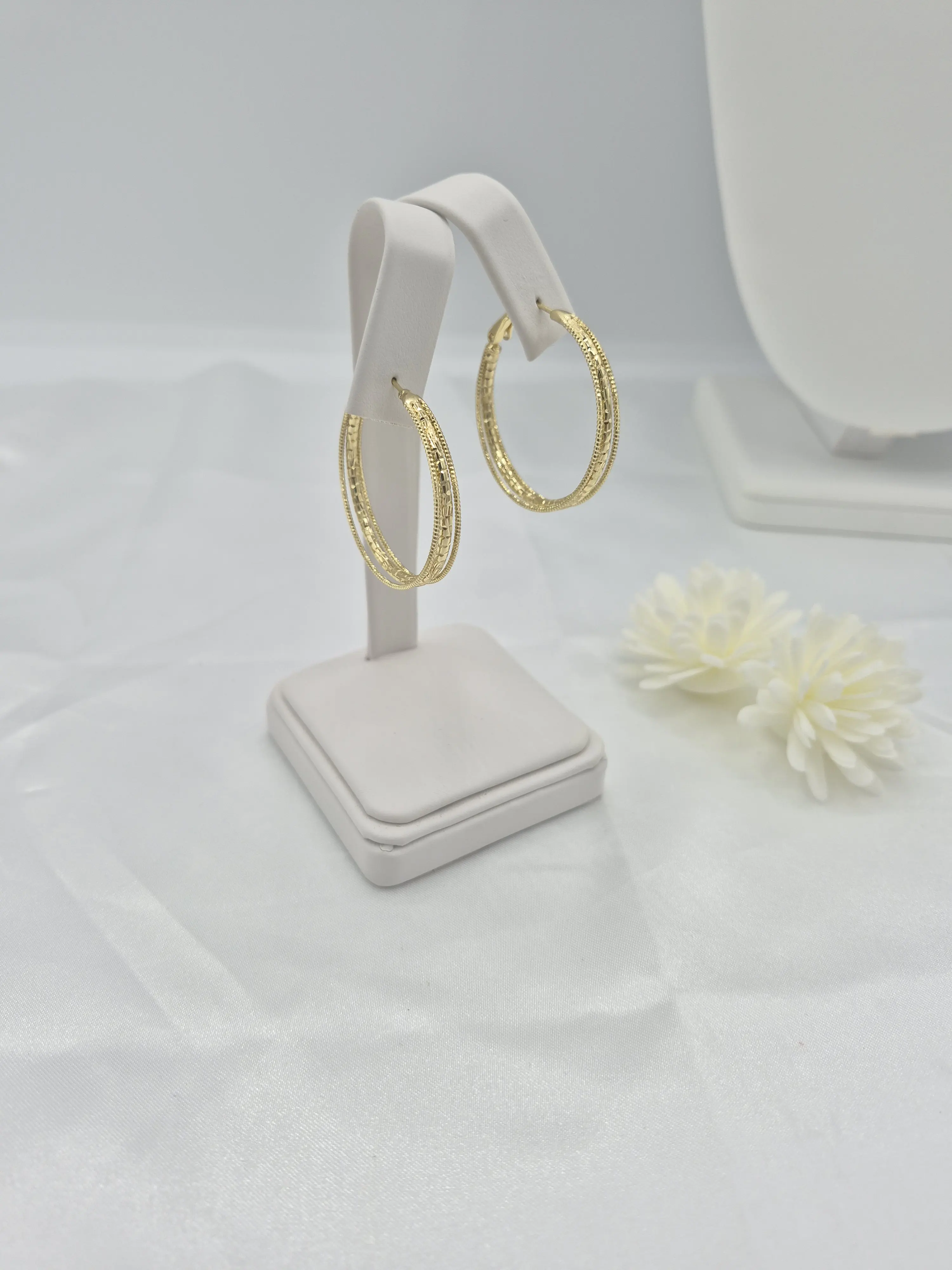 14k gold plated hoop earrings .(35)