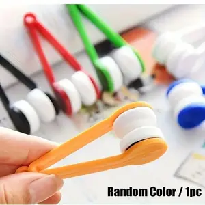 Portable Multi-Functional Microfiber Cleaning Brush, Eyeglass Care Accessory, Lens Cleaner Tool, Essential for Eyewear Maintenance
