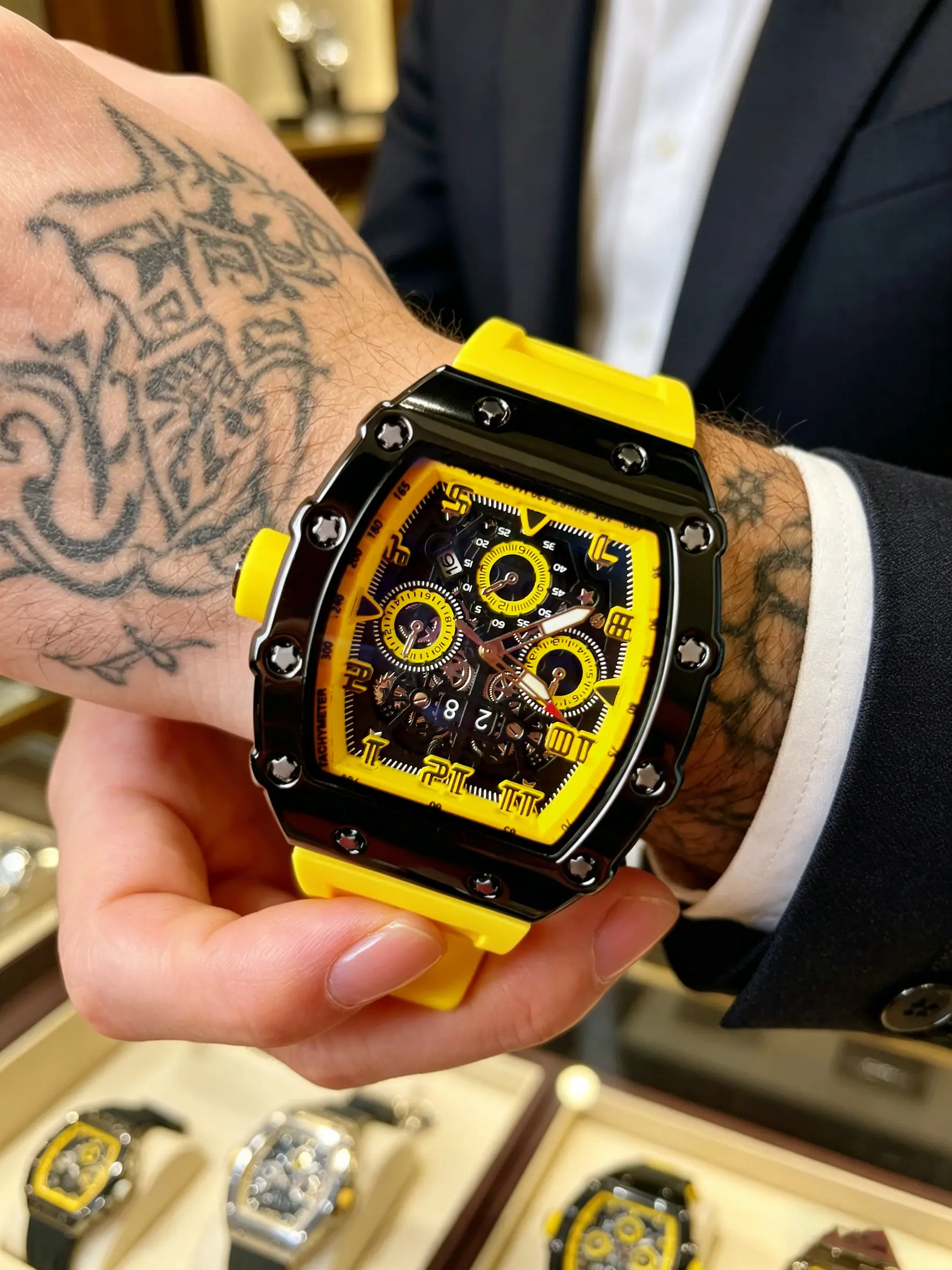 Men's Quartz Tonneau Skeleton Watch with Rubber Strap, Analog Quartz Movement, Barrel Case, Precise Timekeeping, Waterproof, Fashionable, All Seasons, Reliable Performance, Quartz Analog Watches