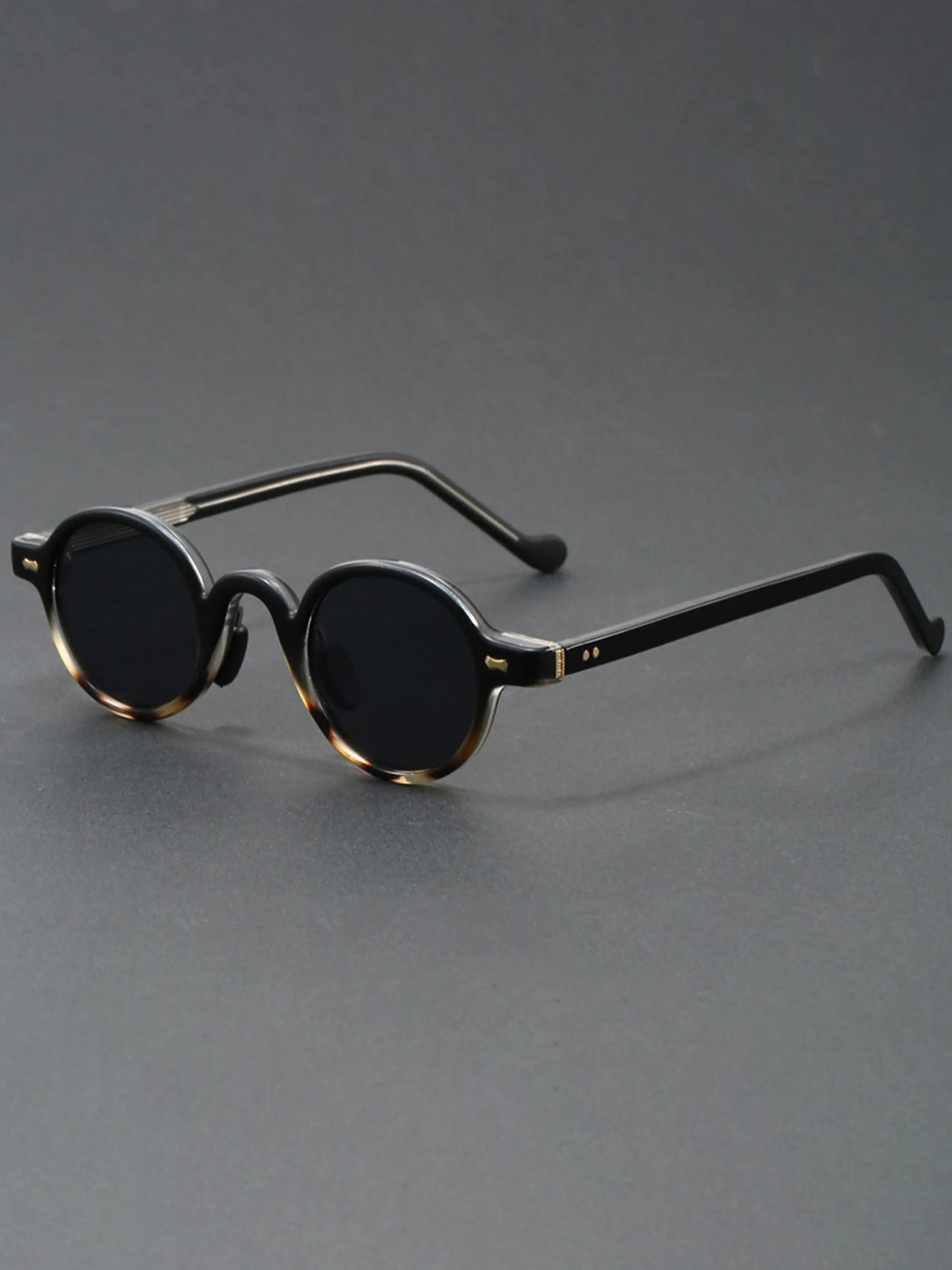 Round Full Frame Sunglasses with Thin Temples Men Retro Punk Style Sunshade Glasses Women Personalized Street Style Sunglasses Vintage Sunglasses Fashion Eyewear Trendy Casual Sunglasses