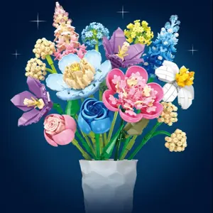 880+ Piece Floral Bouquet Building Set, Fake Flower Bouquet, Featuring 13 Plant and Flower Models Desktop Ornament Home Decor Floral Arrangement Durable ABS Plastic Gift for Women Mother's Day, Valentine's Day, Birthdays, Holidays