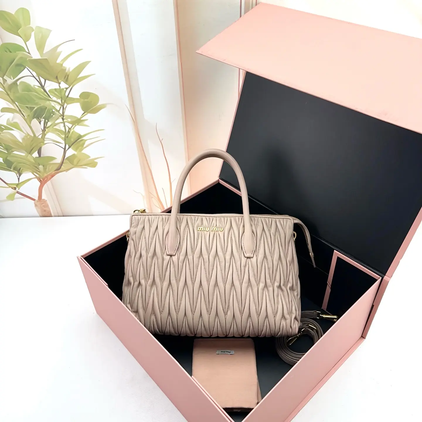 Pre-owned miu miu miumiu shoulder bag