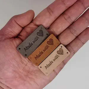 Random Color PU Leather Label, 20pcs/set Handmade Heart & Letter Pattern Sewing Label, DIY Sewing Accessories for Clothes, Scarf, Bag, Hat