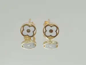 14KT SMALL ROUND WHITE CLOVER INSIDE EARRING Weight 1.2GR