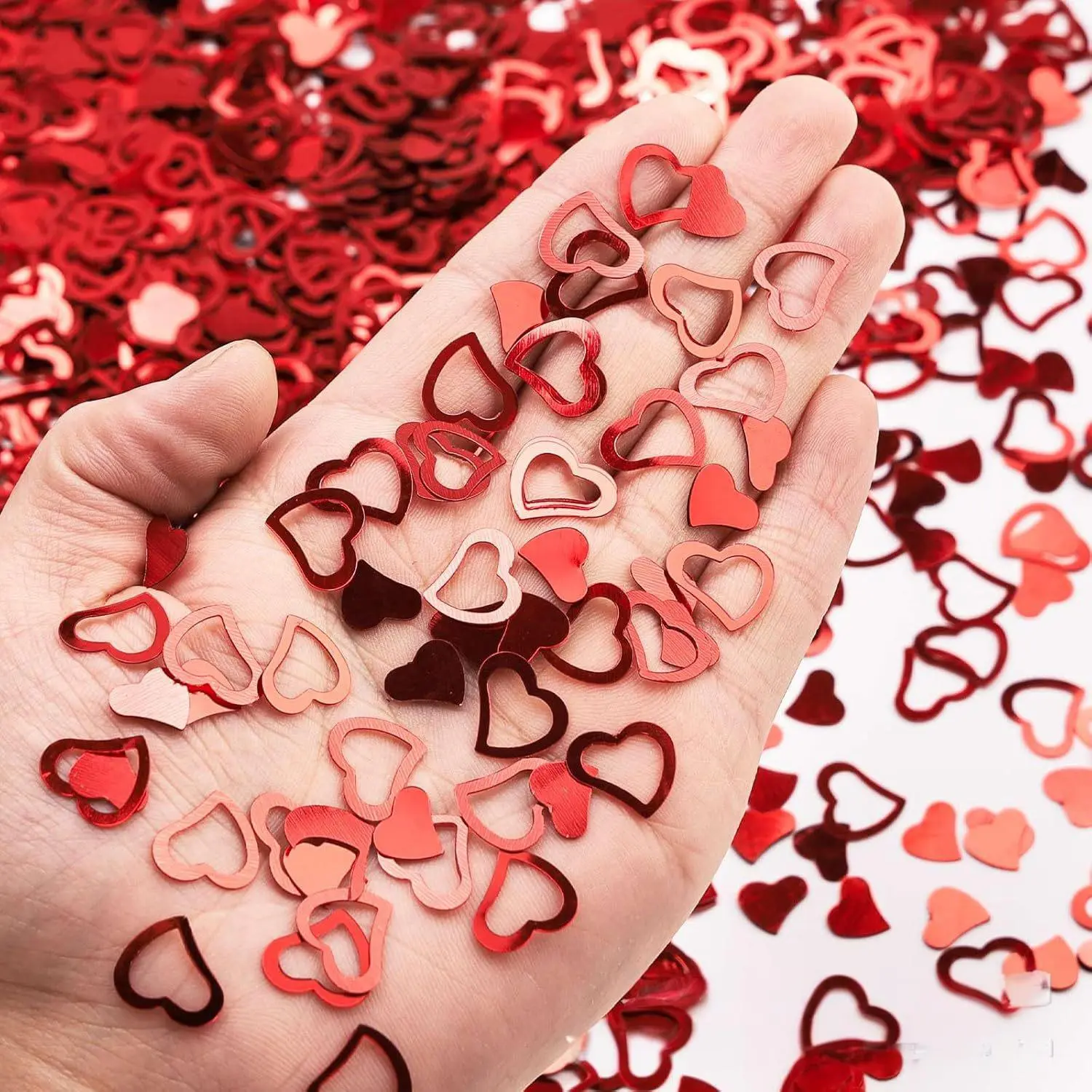Heart Shaped Confetti, 15g Lightweight Romantic Confetti Pack for Wedding Birthday Party Decoration, Party Decoration Supplies, Graduation Party Decorations