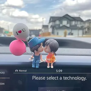 Cute Cartoon Couple Kissing Car Ornament, Car Dashboard Decoration, Car Interior Decoration Accessories for Women & Girls, Car Accessories, Girly Car Accessories