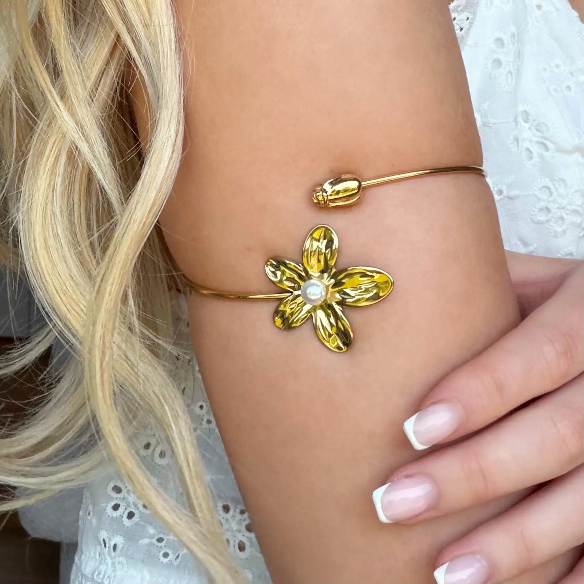 EVRY JEWELS Gold or Silver Plated Women's Flower Crush Arm Cuff Gold Bracelet