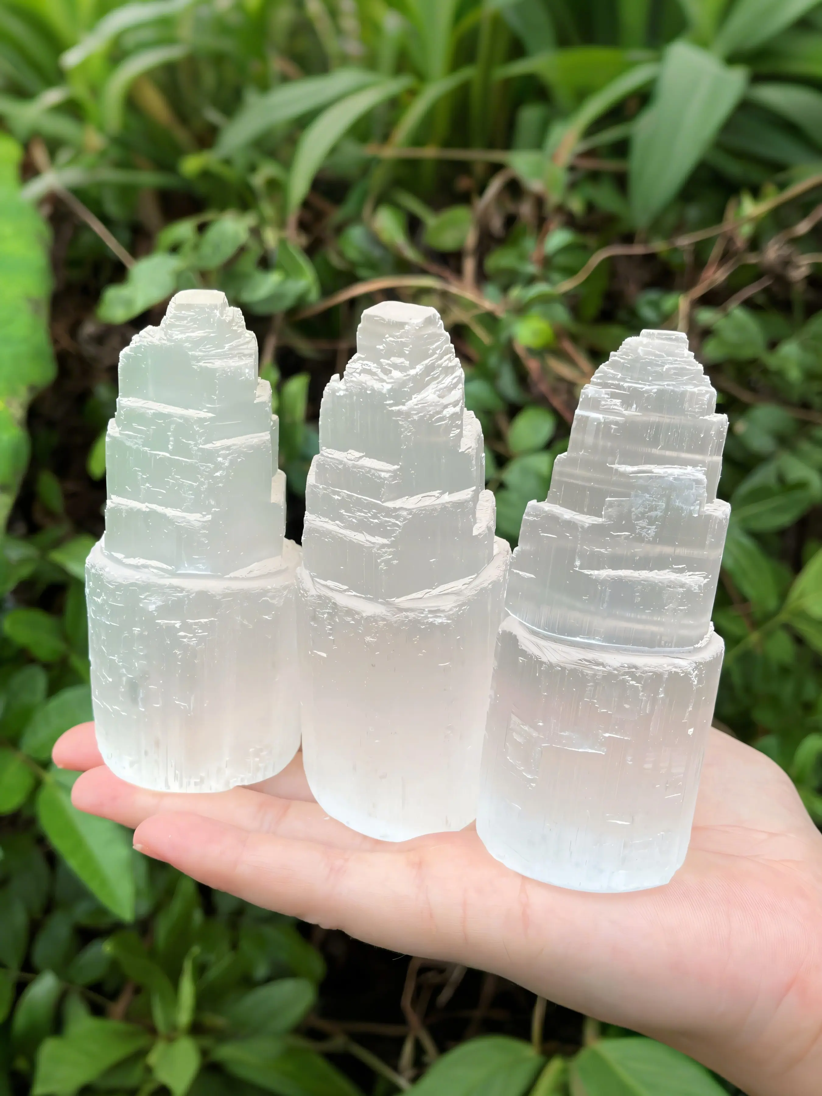 Selenite Tower Ornament, Natural Crystal Tower, 10cm/4inch Stone Selenite Tower Decoration, Candle Holder, Ideal Gift for New Year, Christmas, Valentine's Day, Crystal Decorative Ornaments