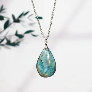 Labradorite Pendant Necklace Natural Healing Crystal Gorgeous Stone Gemstone Jewelry Energy Love Girlfriend Boyfriend Souvenir Valentine Anniversary New Year Christmas Halloween Birthday Gift