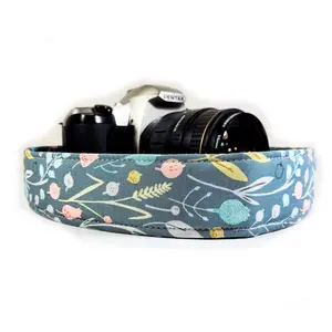 Green Scandinavian Floral Pattern Camera Strap - Folk Camera Strap with Flower