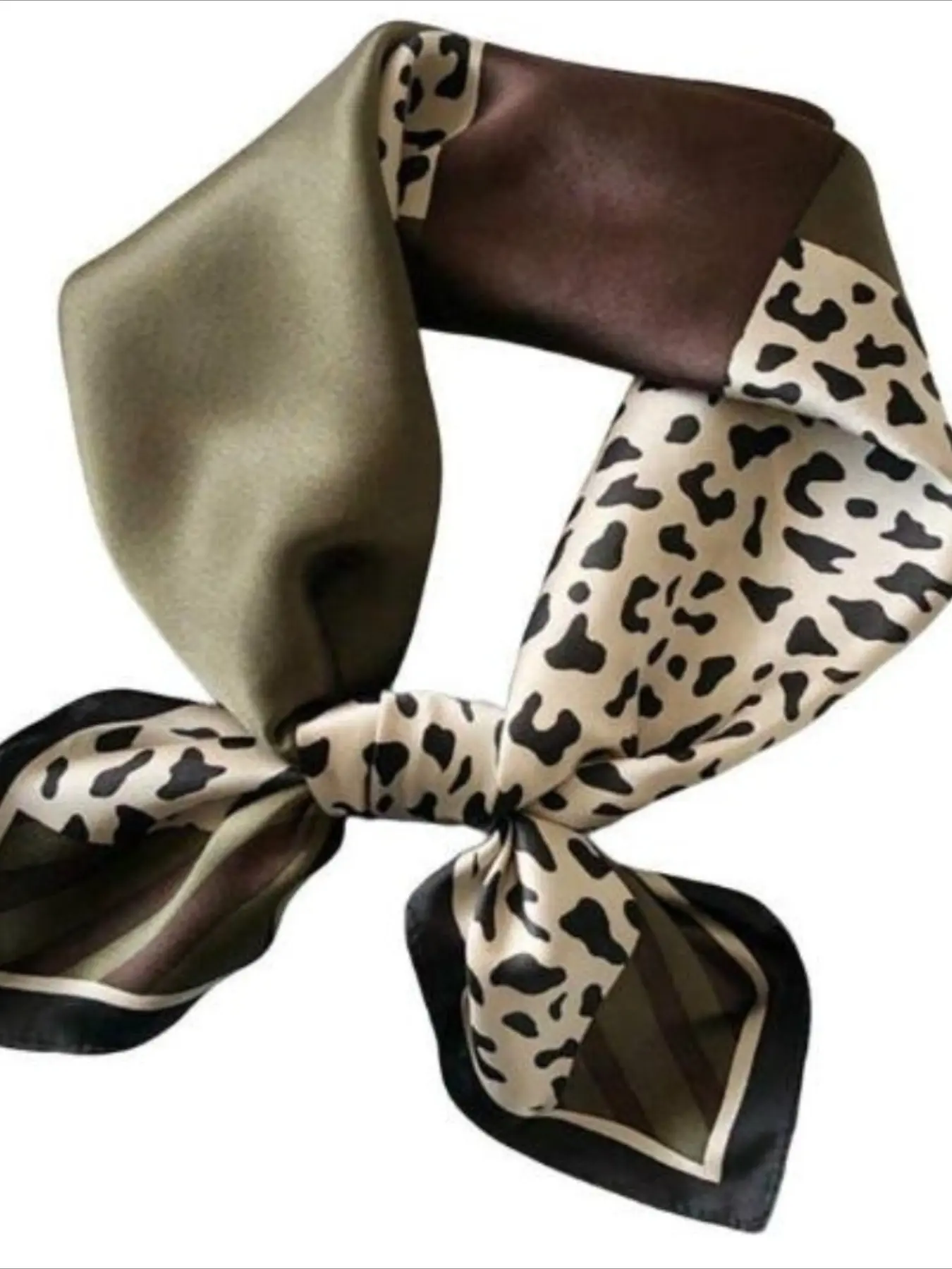 1pc Women's Leopard Print Square Scarf, Casual soft scarf – Versatile as a headband, neck wrap. Perfect for business meetings, casual travel, and festive parties. Made of breathable polyester, it's a functional fashion accessory Printed Polyester Scarf