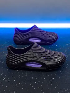 Men's Black-Purple Color Block Wave Pattern Clogs, Breathable Hollow, Anti-Slip Wear-Resistant, Soft Thick Sole, Daily Commute, Street Outings, Walking Shoes Footwear