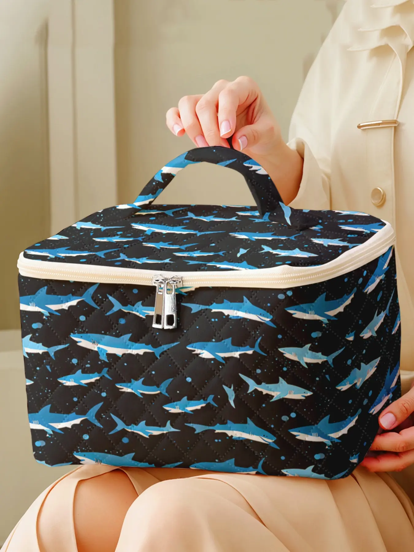 1 piece of shark pattern print 2D printed portable travel makeup, brush, and accessory organizer, storage box toolbox, large capacity travel toiletry storage bag, cute and fashionable makeup bag, Cosmetic Pouch, Makeup Pouch