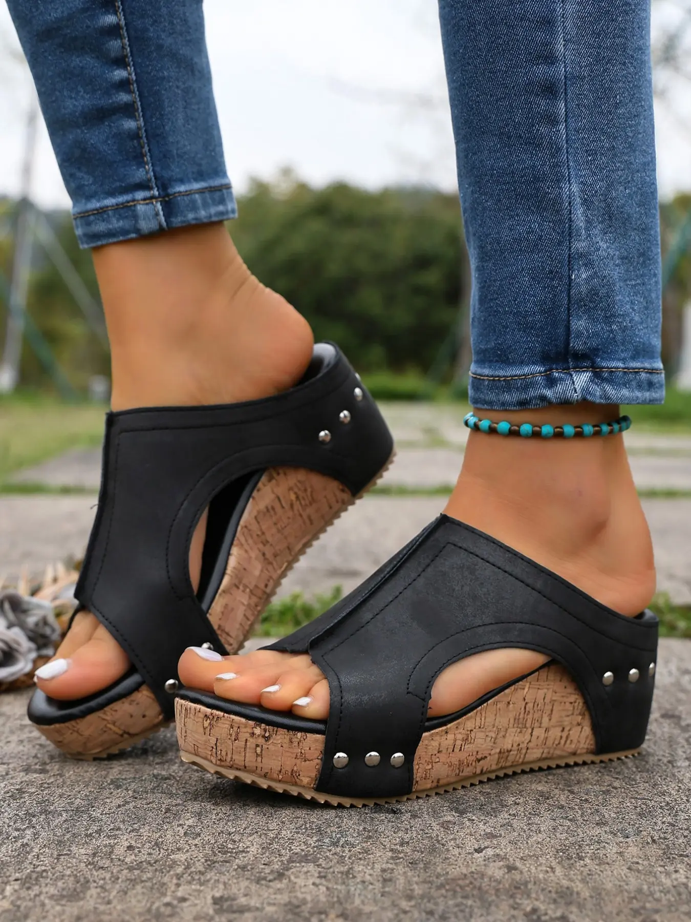2026 New Cork Sole Platform Wedge Sandals, Fashionable Wedge Sandals, Wedge Heels Sandals, Rivet Decoration Hollow Out Design, Mom Style Versatile Outdoor Slippers, Higher Platform Sandals, Casual Fashion Sandals