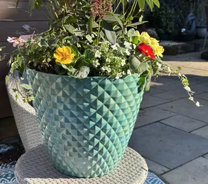 Jennings Set of 2 XL Pearlescent Diamond 15-1/4" Planters