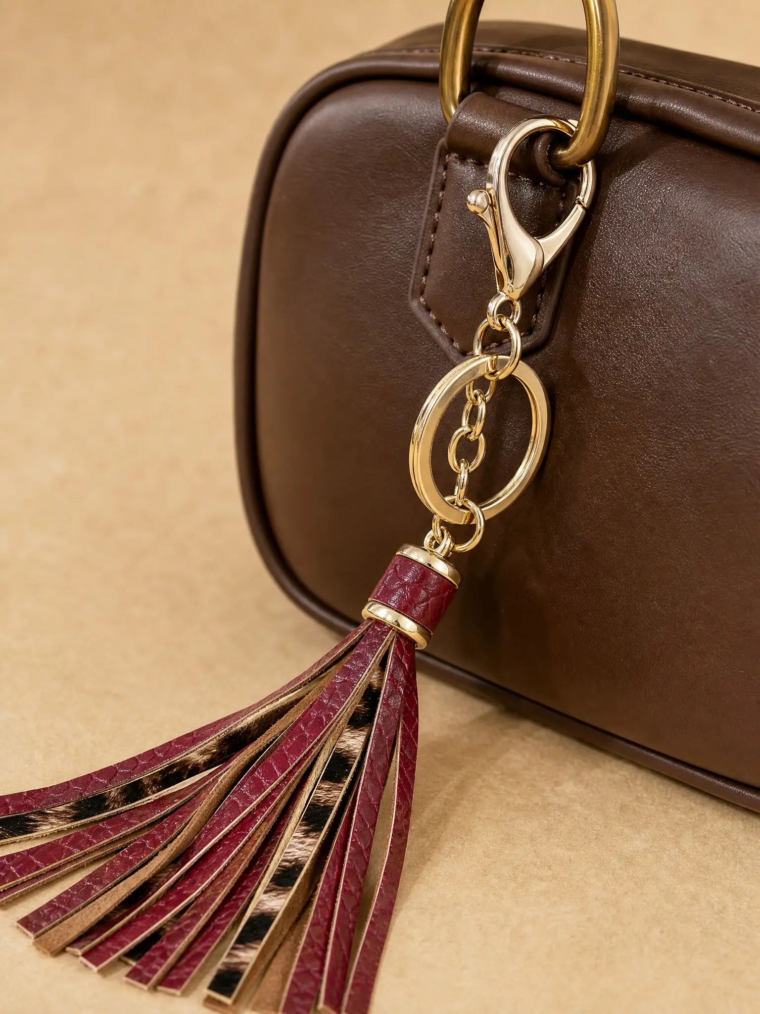 Chinese Knot Fringe Pendant, Boho Style Bag and Phone Chain Accessory, Handmade Leopard Print Keychain, Multi-Function Clip