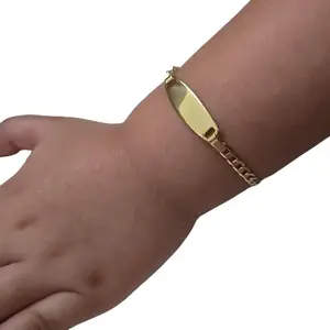 076 Gold Plated Unisex Bracelet with Heart Design Small Size Fashion Accessory for Men and Women
