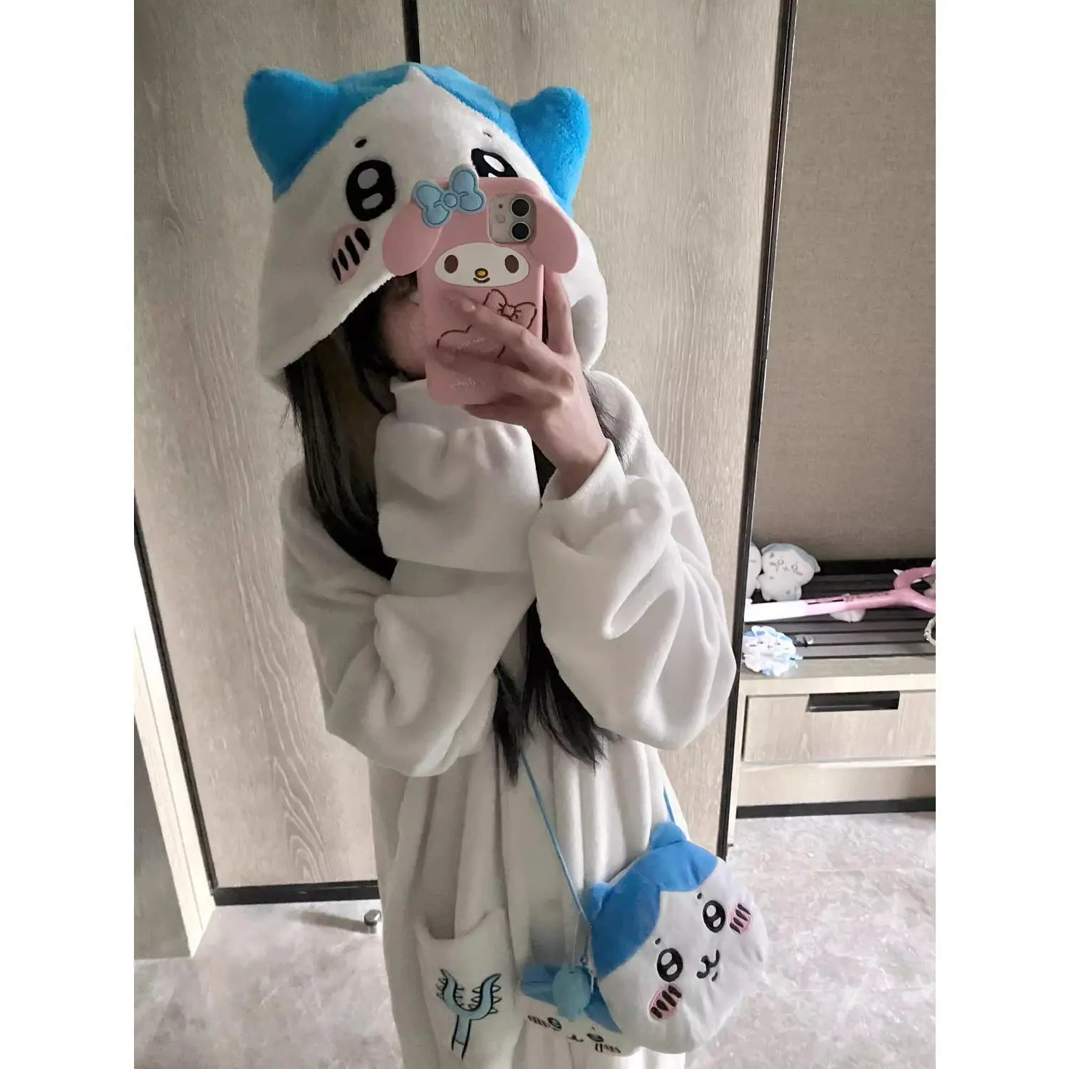 Kawaii Gift Chiikawa Hachiware Usagi Cute Cartoon Winter Coral Velvet One-piece Home Clothing Set