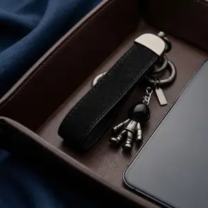 Astronaut Keychain Metal Hanging Decoration for Men, Car Key Chain Ring Creative High-End Leather Strap Keyring, Keychain Pendant
