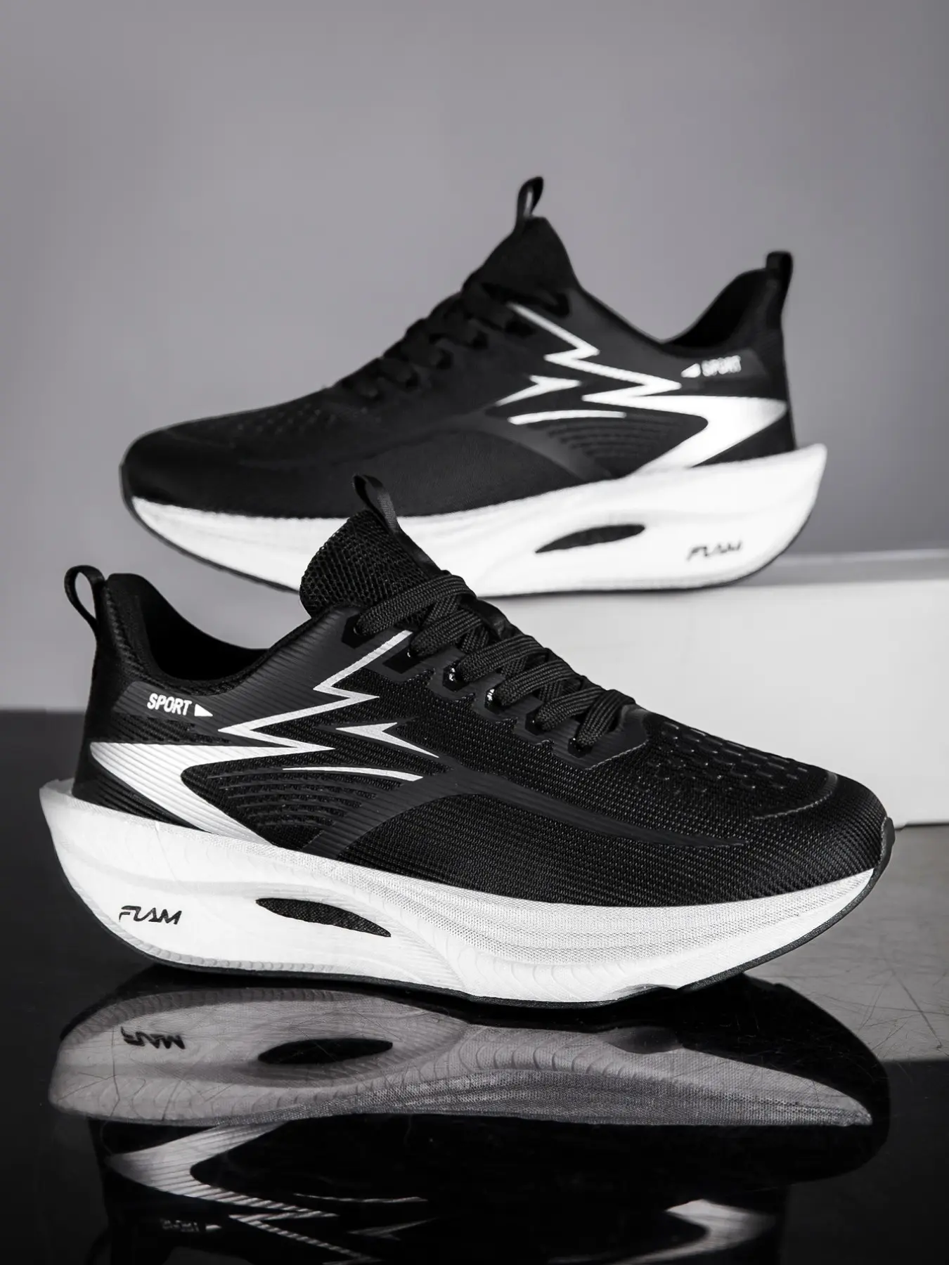 Unisex Lightweight Running Shoes, Athletic Running Trainers, Colorblock Running Shoes, Training Runner Footwear, Carbon Fiber Technology, Breathable Design, Anti-Slip Sole, Ideal for Marathon & Fitness Training