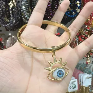 Aro con dije