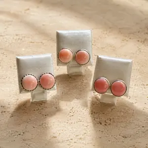 Silver Queen Pink Conch Round Stud Earrings, Stylish Jewelry Accessories