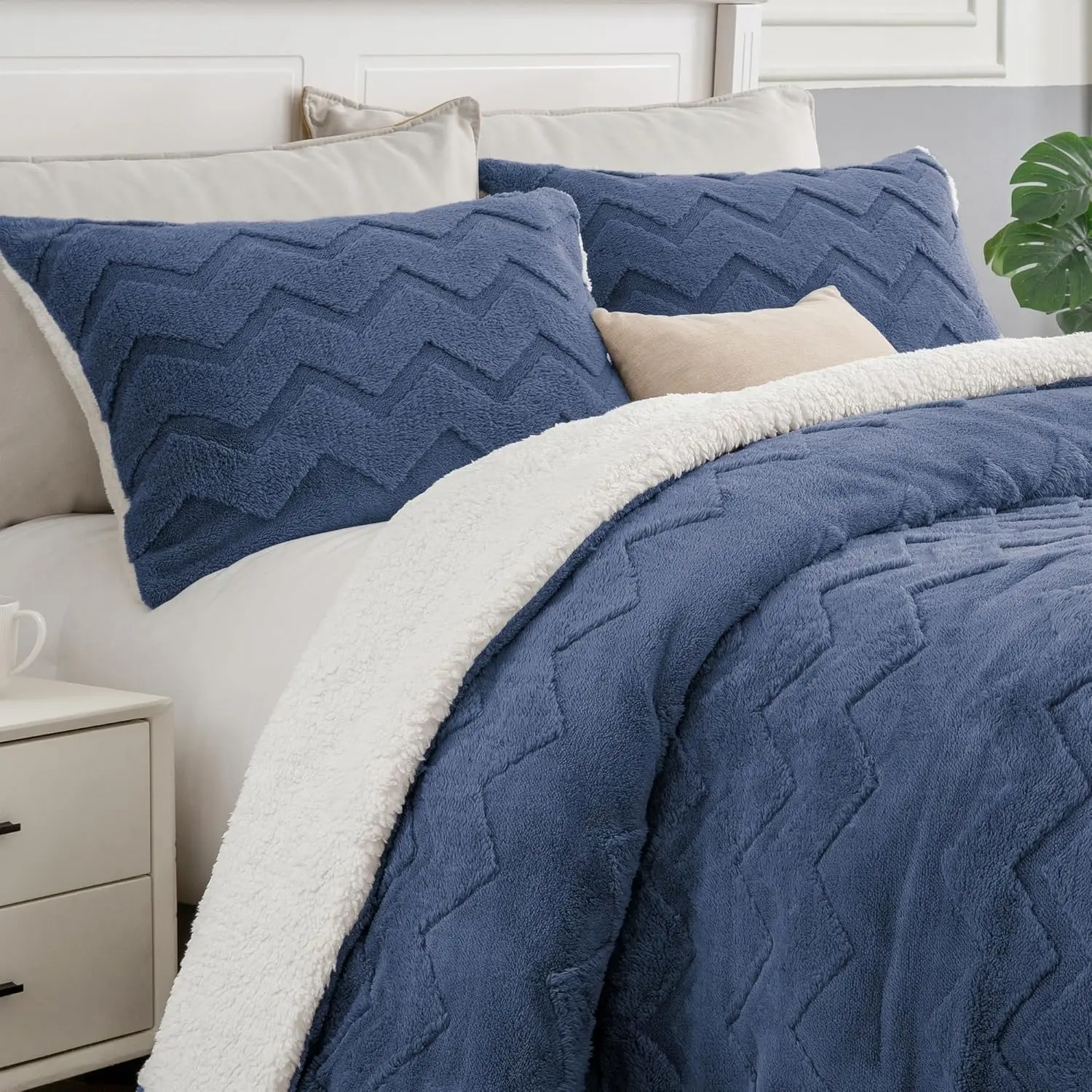 Fluffy King Size Comforter - Super Sherpa Navy Comforter for King Size, Warm for Winter, Fuzzy 3 (1 Comforter, 2 Pillowcases)