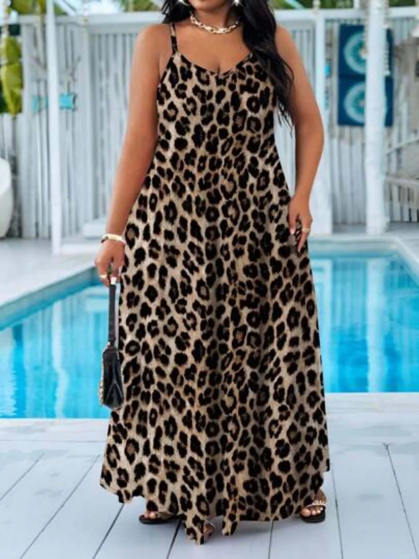 Women's Plus Size High Stretch Leopard Print Halter Dress, Casual Summer Sleeveless Maxi Dress, Comfortable and Stylish Chic Clothing, Casual Wear, Beach Party Dress