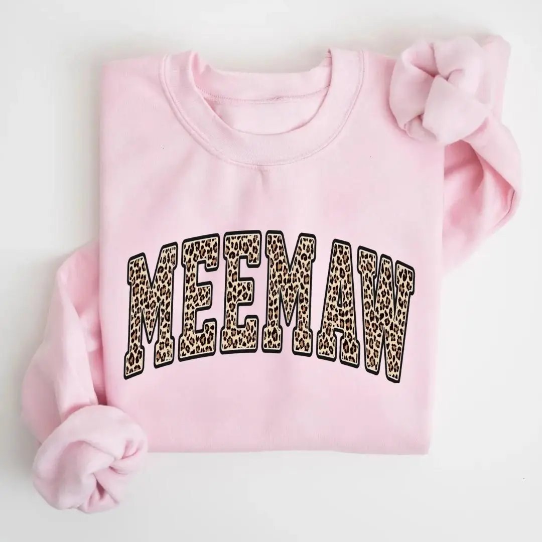 Women's Leopard Meemaw Crewneck Sweatshirt - Fitted, Essential Everyday Style Unisex Top, Cute Meemaw Gift