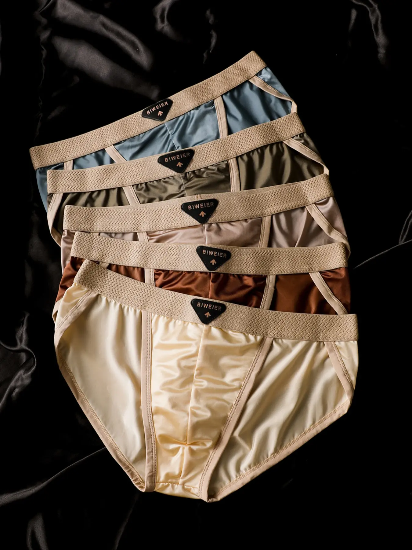 Men's Satin Ice Silk Knitted Underwear Fitted, Moire Color, Breathable Short Pants, Cool Comfort, Luxurious Silk, Suitable for Home and Vacation