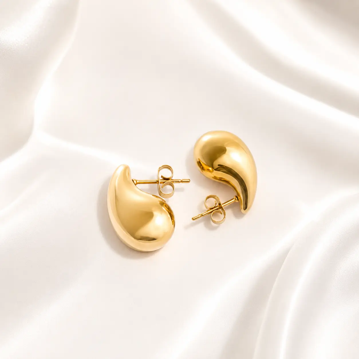 Teardrop Stud Earrings – 18K Gold, Minimalist, Waterproof