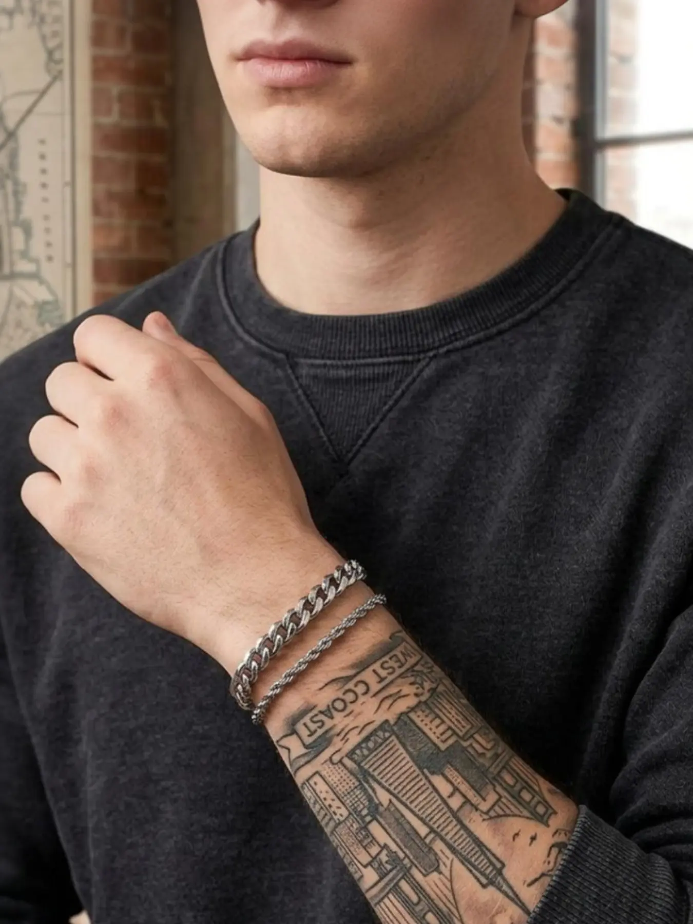 Men's silver bracelets are suitable for boys to wear and are a men's accessory. They can also be given as Valentine's Day gifts. Stackable Bracelets, Fashionable Bracelet, Bracelet Style
