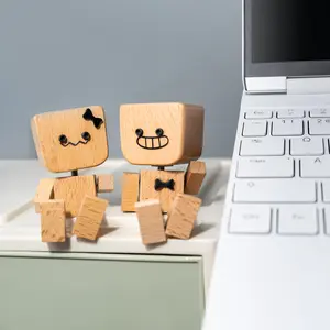 MoodBot Buddy – Wooden Expression Robot (1 Set)