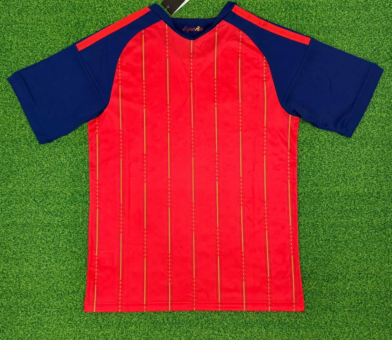 26 Spain new men top with soft fabric and excellent quality Sports