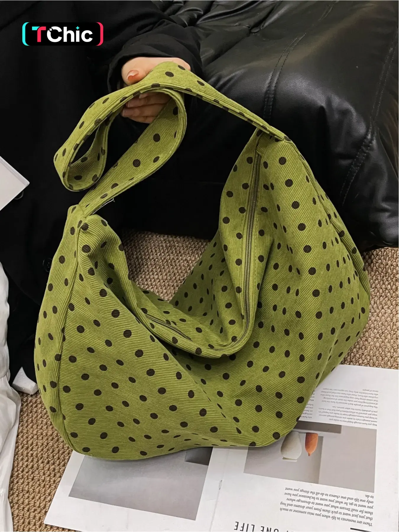 Retro polka dot corduroy underarm bag, a stylish and spacious shoulder bag for young women, perfect for dates, shopping, commuting, casual outings, and everyday accessories. Casual Crossbody Bags, Chic Bag, Fashion Patterned Bag
